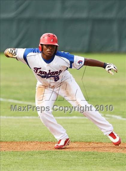 Thumbnail 2 in Bishop Dunne vs Trinity Christian photogallery.
