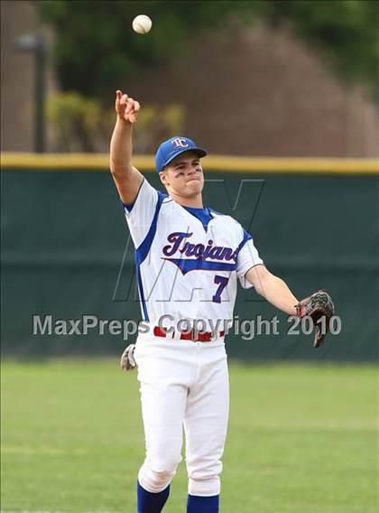 Thumbnail 3 in Bishop Dunne vs Trinity Christian photogallery.