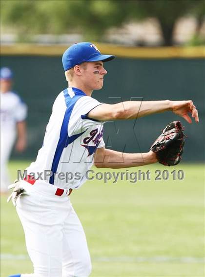Thumbnail 1 in Bishop Dunne vs Trinity Christian photogallery.