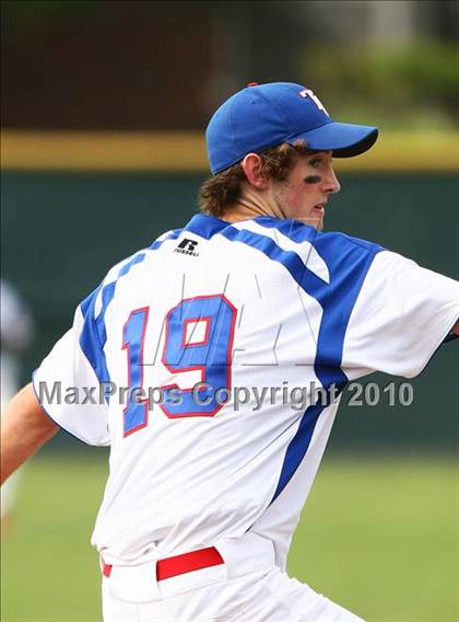 Thumbnail 3 in Bishop Dunne vs Trinity Christian photogallery.