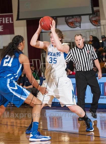 Thumbnail 2 in Springfield vs. Braintree (Spalding Hoophall Classic) photogallery.