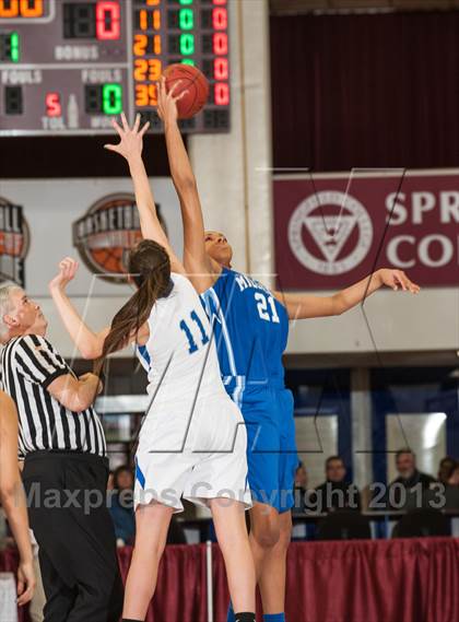 Thumbnail 1 in Springfield vs. Braintree (Spalding Hoophall Classic) photogallery.