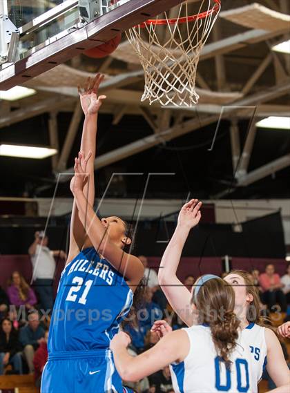 Thumbnail 3 in Springfield vs. Braintree (Spalding Hoophall Classic) photogallery.