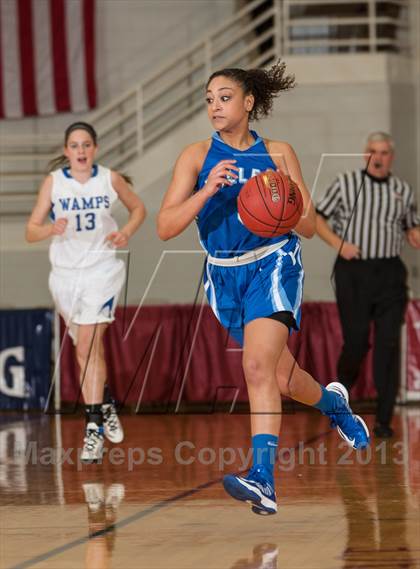 Thumbnail 2 in Springfield vs. Braintree (Spalding Hoophall Classic) photogallery.