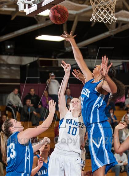 Thumbnail 3 in Springfield vs. Braintree (Spalding Hoophall Classic) photogallery.