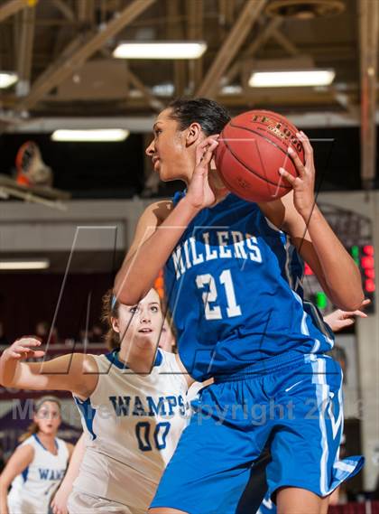 Thumbnail 2 in Springfield vs. Braintree (Spalding Hoophall Classic) photogallery.