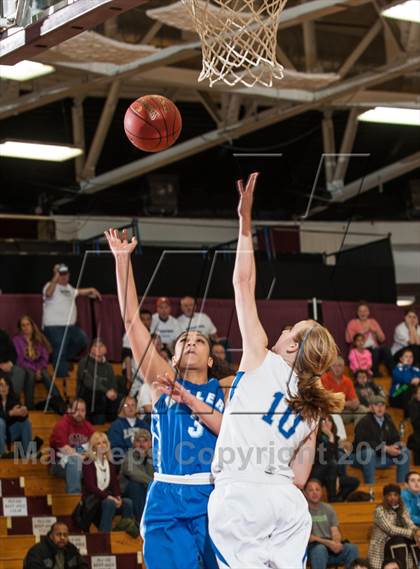 Thumbnail 1 in Springfield vs. Braintree (Spalding Hoophall Classic) photogallery.
