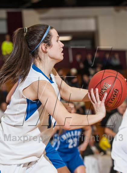 Thumbnail 3 in Springfield vs. Braintree (Spalding Hoophall Classic) photogallery.