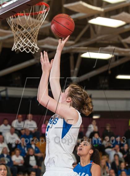 Thumbnail 1 in Springfield vs. Braintree (Spalding Hoophall Classic) photogallery.