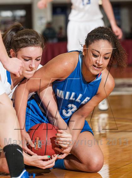 Thumbnail 3 in Springfield vs. Braintree (Spalding Hoophall Classic) photogallery.