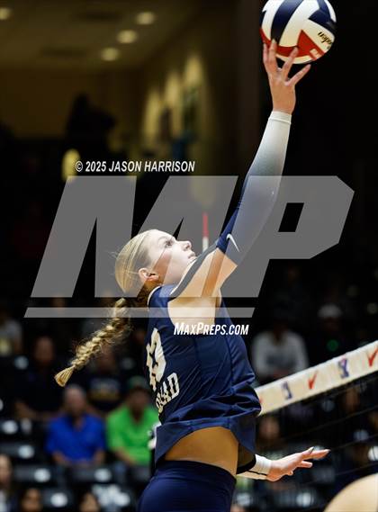 Thumbnail 3 in Goliad vs. Bushland (UIL 3A D1 Volleyball Final) photogallery.