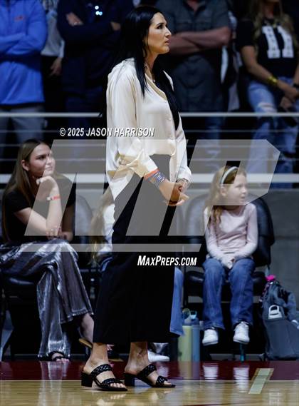 Thumbnail 2 in Goliad vs. Bushland (UIL 3A D1 Volleyball Final) photogallery.