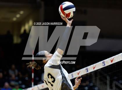 Thumbnail 3 in Goliad vs. Bushland (UIL 3A D1 Volleyball Final) photogallery.