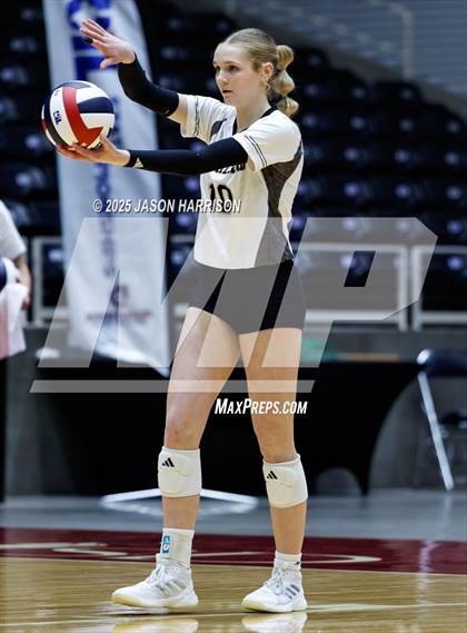 Thumbnail 2 in Goliad vs. Bushland (UIL 3A D1 Volleyball Final) photogallery.