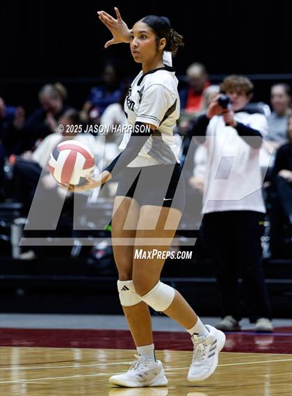 Thumbnail 2 in Goliad vs. Bushland (UIL 3A D1 Volleyball Final) photogallery.