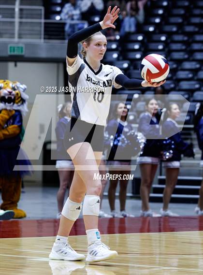 Thumbnail 2 in Goliad vs. Bushland (UIL 3A D1 Volleyball Final) photogallery.