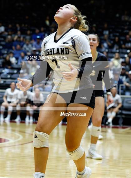 Thumbnail 2 in Goliad vs. Bushland (UIL 3A D1 Volleyball Final) photogallery.
