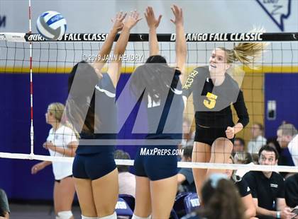 Thumbnail 1 in Torrey Pines vs. Kamehameha Kapalama (Durango Fall Classic) photogallery.