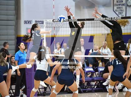Thumbnail 2 in Torrey Pines vs. Kamehameha Kapalama (Durango Fall Classic) photogallery.