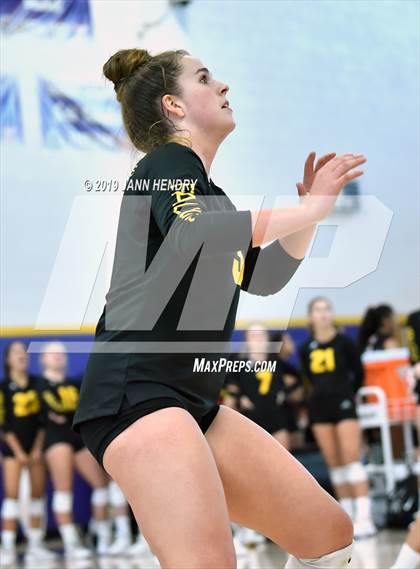 Thumbnail 2 in Torrey Pines vs. Kamehameha Kapalama (Durango Fall Classic) photogallery.