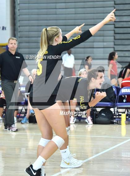 Thumbnail 3 in Torrey Pines vs. Kamehameha Kapalama (Durango Fall Classic) photogallery.
