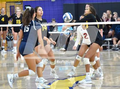 Thumbnail 3 in Torrey Pines vs. Kamehameha Kapalama (Durango Fall Classic) photogallery.