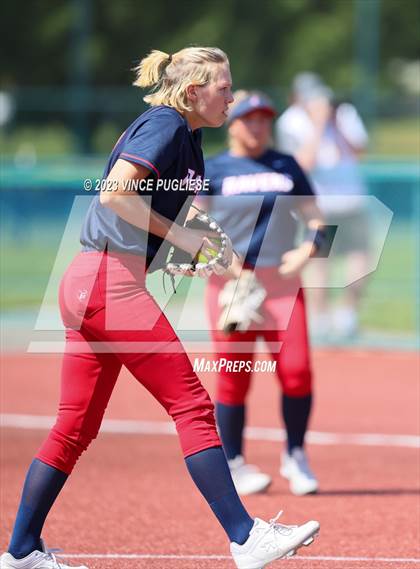 Thumbnail 1 in Yelm @ Juanita (WIAA. 3A District Playoffs) photogallery.