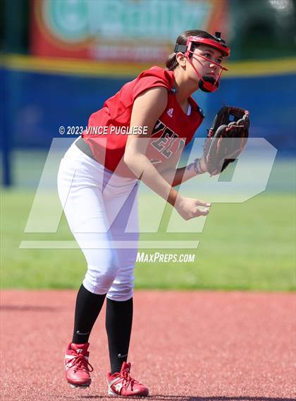 Thumbnail 1 in Yelm @ Juanita (WIAA. 3A District Playoffs) photogallery.
