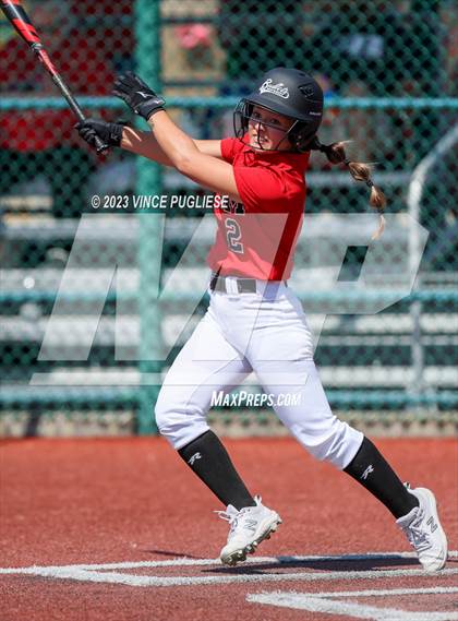 Thumbnail 2 in Yelm @ Juanita (WIAA. 3A District Playoffs) photogallery.