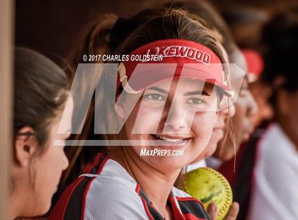 Thumbnail 3 in Agoura vs. Lakewood photogallery.