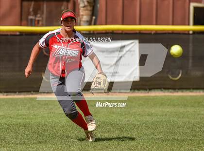 Thumbnail 3 in Agoura vs. Lakewood photogallery.