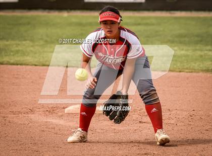 Thumbnail 3 in Agoura vs. Lakewood photogallery.