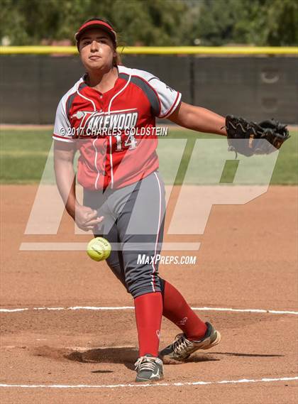 Thumbnail 1 in Agoura vs. Lakewood photogallery.