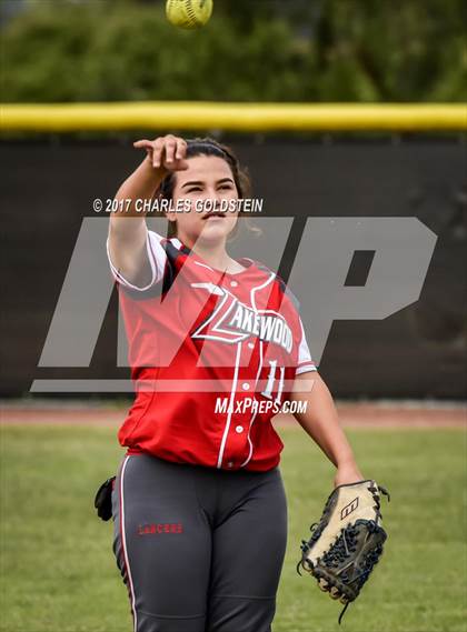 Thumbnail 1 in Agoura vs. Lakewood photogallery.