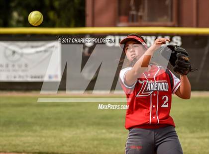 Thumbnail 3 in Agoura vs. Lakewood photogallery.