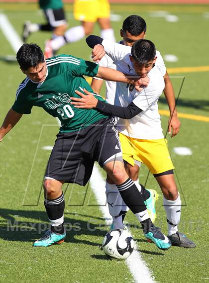 Thumbnail 3 in Royal vs. Kennedy (Valley Kickoff Classic) photogallery.