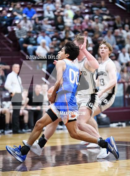 Thumbnail 3 in Slidell vs. Graford (UIL 1A Regional Quarterfinal) photogallery.