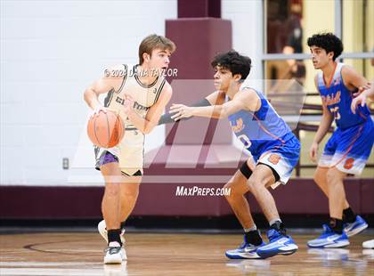 Thumbnail 1 in Slidell vs. Graford (UIL 1A Regional Quarterfinal) photogallery.