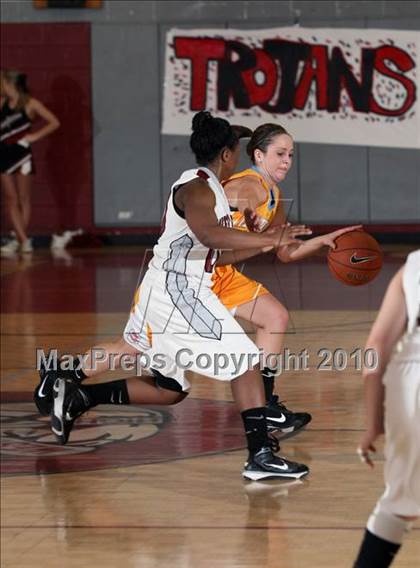 Thumbnail 3 in Morristown-Hamblen West vs Sullivan Central (1st Round Regional AAA) photogallery.