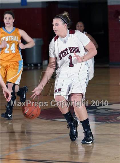 Thumbnail 3 in Morristown-Hamblen West vs Sullivan Central (1st Round Regional AAA) photogallery.