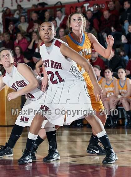 Thumbnail 3 in Morristown-Hamblen West vs Sullivan Central (1st Round Regional AAA) photogallery.