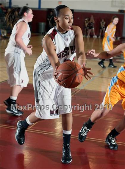 Thumbnail 3 in Morristown-Hamblen West vs Sullivan Central (1st Round Regional AAA) photogallery.