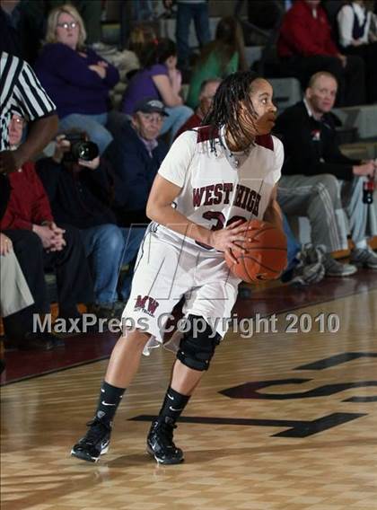 Thumbnail 1 in Morristown-Hamblen West vs Sullivan Central (1st Round Regional AAA) photogallery.