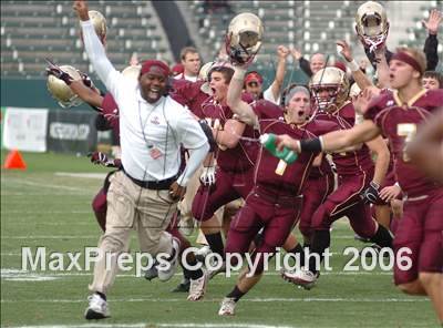 Thumbnail 3 in Cardinal Newman vs. Oaks Christian (D3 State Final) photogallery.