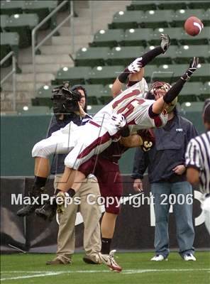 Thumbnail 2 in Cardinal Newman vs. Oaks Christian (D3 State Final) photogallery.