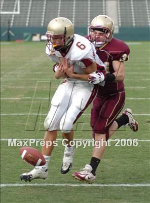 Thumbnail 1 in Cardinal Newman vs. Oaks Christian (D3 State Final) photogallery.