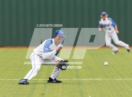 Thumbnail 3 in Mansfield vs. Hebron Game 3 (UIL 6A Area Playoff) photogallery.
