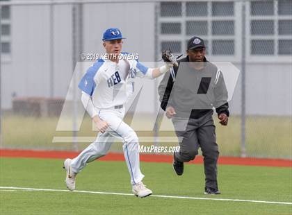 Thumbnail 1 in Mansfield vs. Hebron Game 3 (UIL 6A Area Playoff) photogallery.