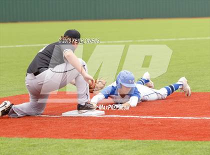 Thumbnail 3 in Mansfield vs. Hebron Game 3 (UIL 6A Area Playoff) photogallery.