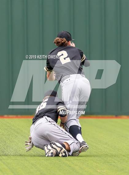 Thumbnail 3 in Mansfield vs. Hebron Game 3 (UIL 6A Area Playoff) photogallery.